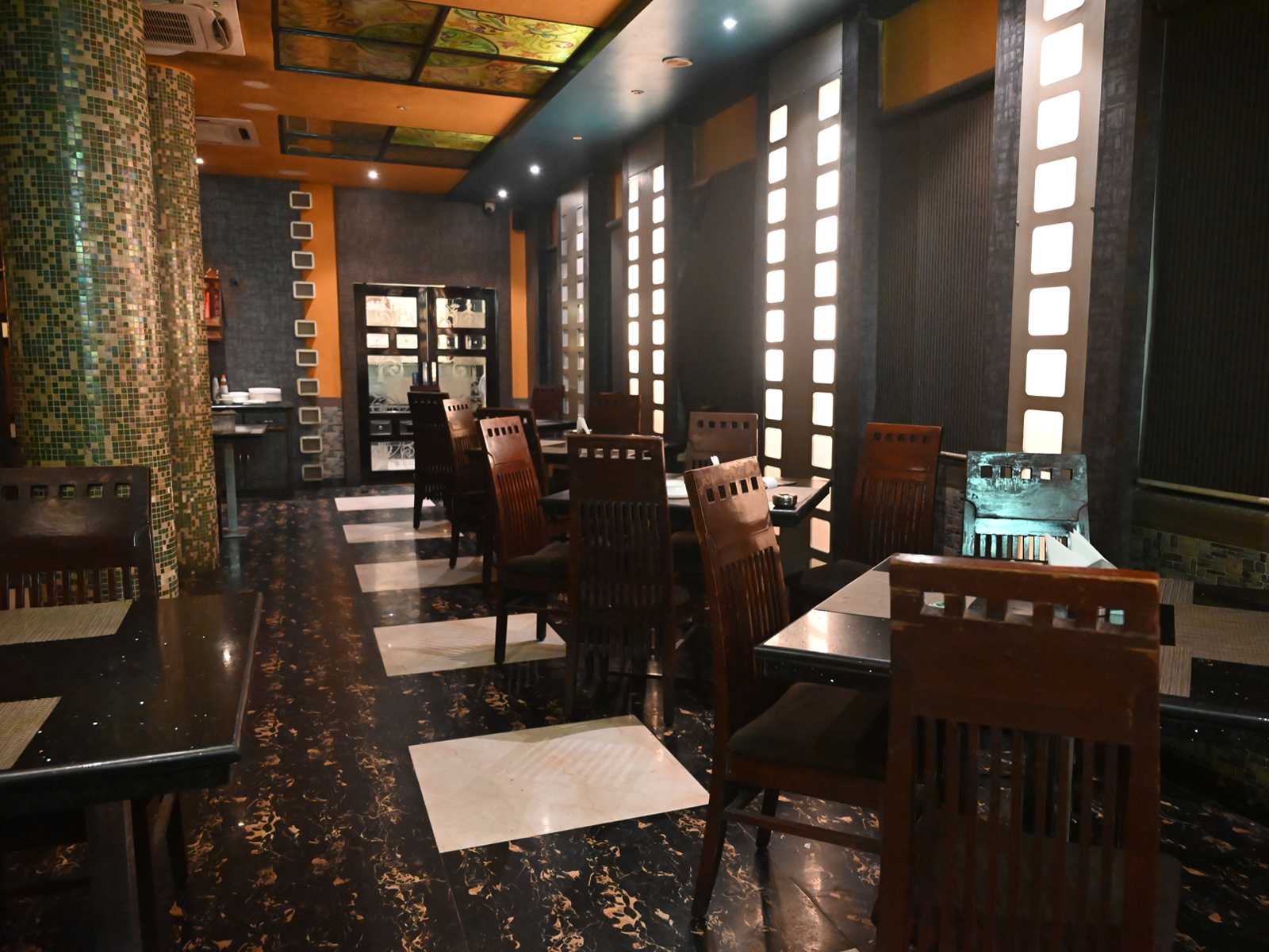 restaurant image
